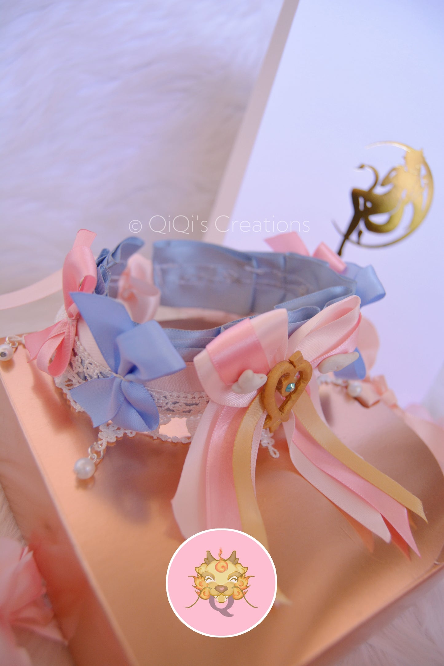 Sigewinne pleated choker