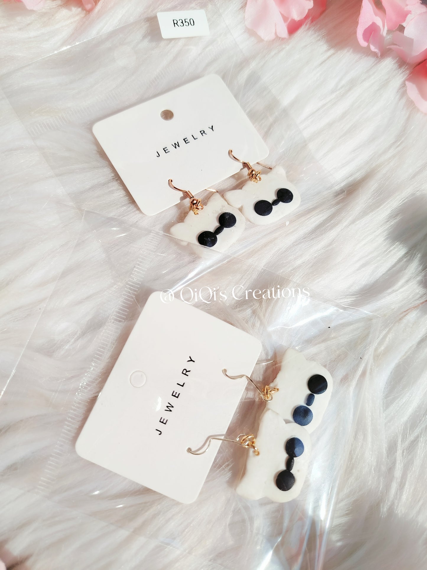 Gojocat earrings